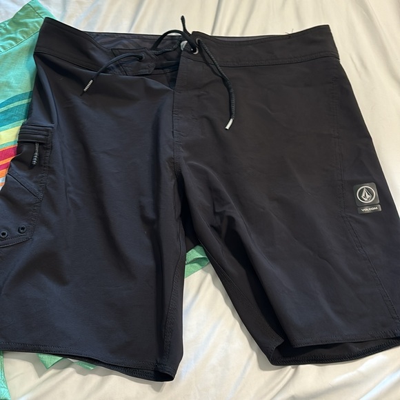 2 pairs men’s swim shorts size 36/ L - Picture 2 of 8